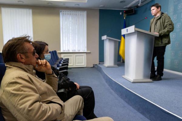 Sutradara AS Sean Penn ke Ukraina, Buat Film Dokumenter Invasi Rusia