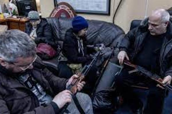 Pulang Bela Negara, Pejuang Ukraina: "Hanya Pengkhianat yang Kabur"