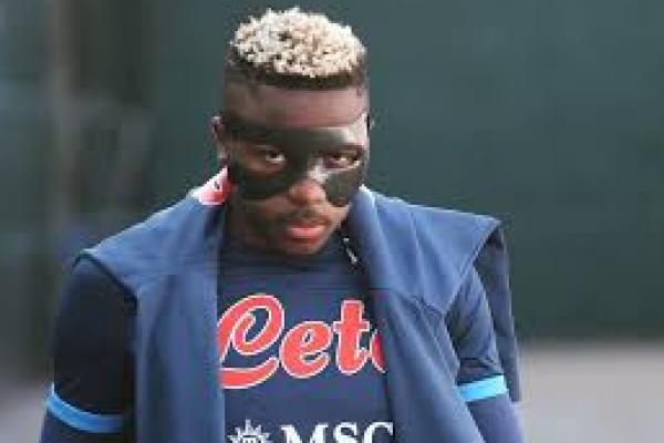 Striker Napoli Nyaris Buta