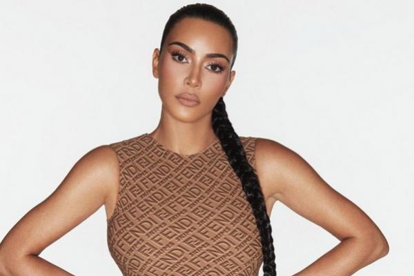 Senang Jadi Jomblo, Kim Kardashian Unggah Foto Berani Pakai Bikini