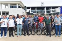 Menpora Berikan Bantuan 100 Sepeda ke UIII