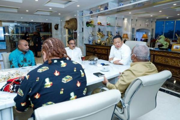 FKUB Minta Pemerintah Pusat Perpanjang Jabatan Gubernur Papua Barat