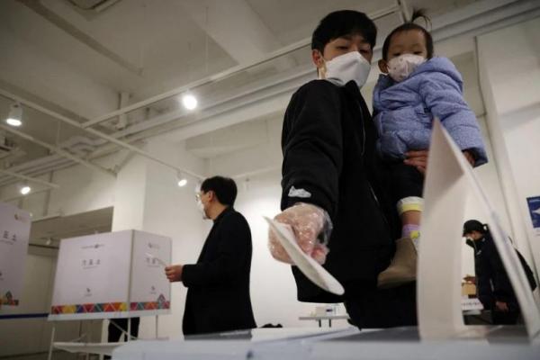Sekitar 61 Persen Warga Korea Selatan Pilih Presiden Baru Hari Ini