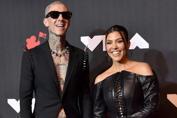 Kourtney Kardashian dan Travis Barker Sepakat Ingin Punya Anak