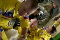 Rusia Tertawakan Gagasan Kosmonot Kenakan Baju Kuning untuk Dukung Ukraina