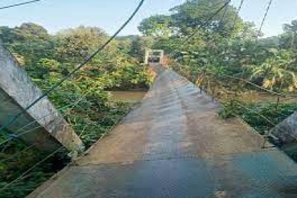 Jembatan Nyaris Putus Belasan Pelajar Luka-Luka 