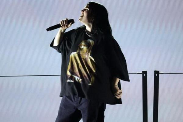 Billie Eilish Tanda Tangani Petisi Stop Kereta Kuda di New York
