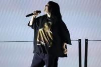 Tribute Taylor Hawkins di Grammy Awards 2022, Billie Eilish Pakai T-Shirt Foto Drummer Foo Fighters