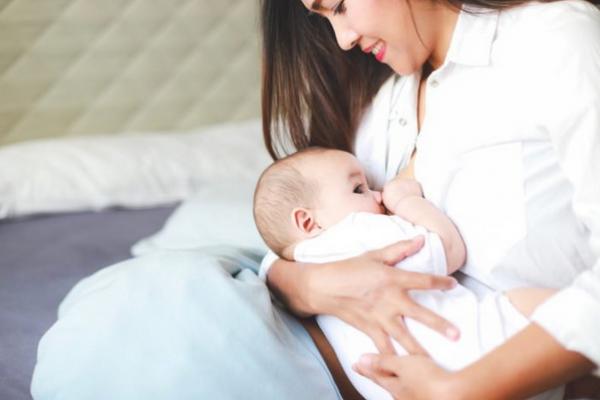 Ibu Menyusui Tetap Ingin Berpuasa? Bisa Tapi Perhatikan 6 Tips Ini