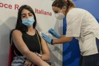 Riset: Separuh Kematian Covid-19  di Italia Berkurang Karena Vaksin 