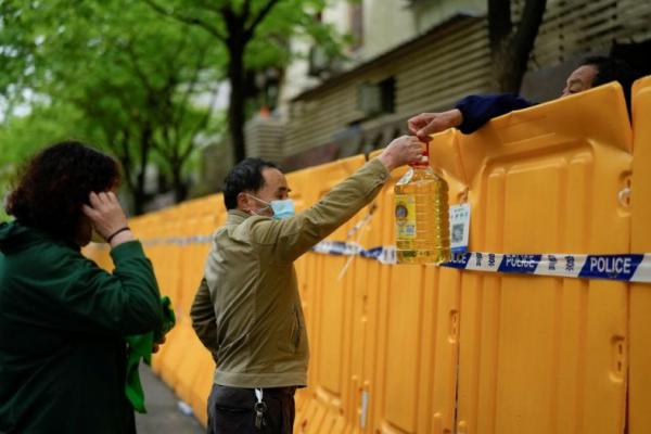 Shanghai Ancam Hukum Pelanggar Lockdown Saat Kasus Covid Mencapai 25 Ribu