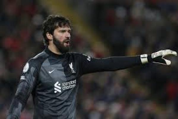 Kiper Alisson Siap Kembali Perkuat Liverpool Usai Cedera