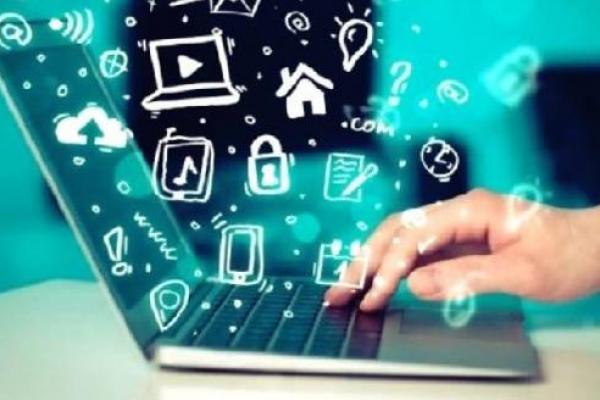Kominfo Sebut Internet Bagai Pedang Bermata Dua