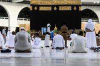 Setelah Dua Tahun, Saudi Izinkan Salat Jamaah di Masjid dan Ibadah Haji 
