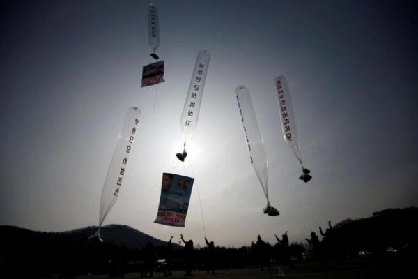 Pejabat Korea Selatan Isyaratkan Balon Selebaran Sedang Melayang di Utara