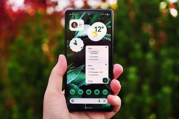 Ilustrasi - handphone android (Foto: ANDROID CENTRAL) 