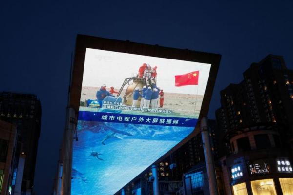 Astronot China Mendarat di Bumi Setelah 183 Hari di Luar Angkasa