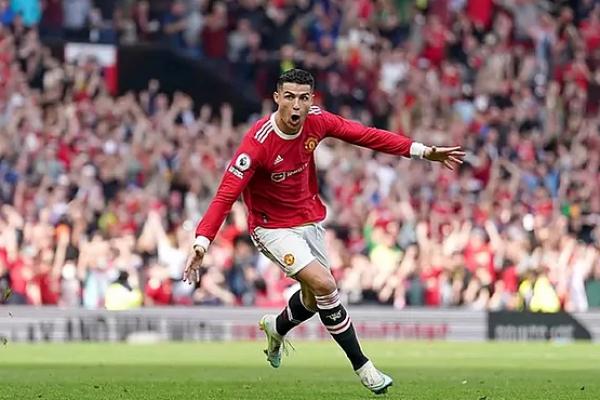 Ronaldo Hattrick, MU Kalahkan Norwich 3-2 di Kandang