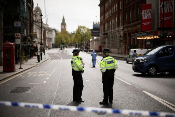   Pria Bersenjata Pisau Ditangkap Dekat Kediaman Perdana Menteri Inggris