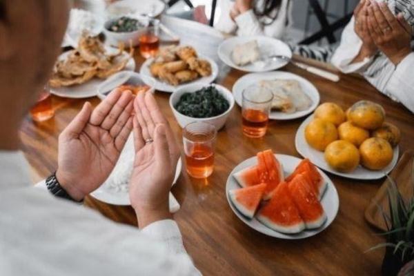 Ilustrasi - buka puasa (Foto: SHUTTERSTOCK) 