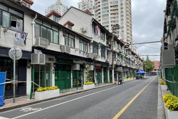 Shanghai  Pasang Pagar di Depan Rumah yang Terkena Covid, Warga Kian Marah