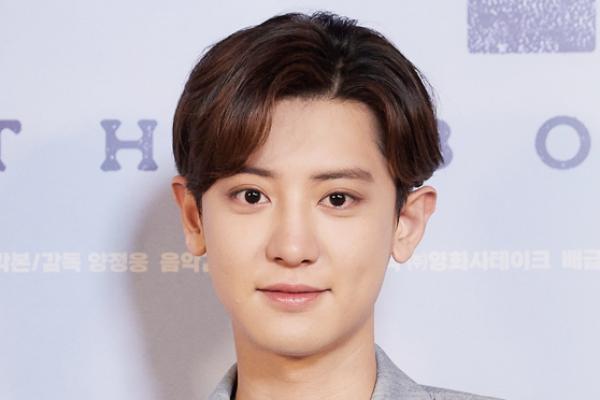 SM Entertainment Bantah Tuduhan Chanyeol Acungkan Jari Tengah