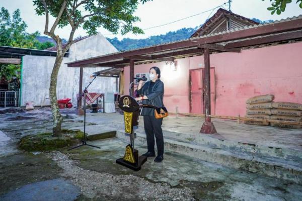 Serahkan Bantuan Rumah Layak Huni, Warga Giriwono: Ibu Puan Membawa Berkah Ramadan