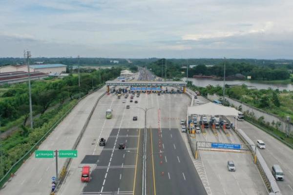 Antisipasi Kepadatan Lalu Lintas,  One Way Tol Trans Jawa Resmi Berlaku