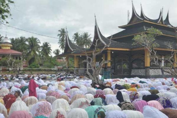 Ilustrasi salat Idul Fitri (Foto: Antara) 