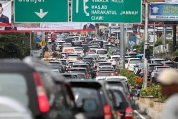 Tepat Pukul 09.00 WIB, Polisi Kembali Buka Jalur Menuju Kawasan Puncak