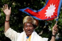 Pecahkan Rekor, Sherpa Nepal Ini Mendaki Gunung Everest ke-26 Kali