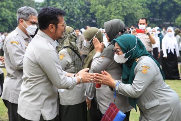 Hari Pertama Kerja Usai Lebaran, Mentan Ajak Pegawai Lebih Semangat