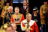 Pangeran Charles Bacakan Pidato Ratu Elizabeth untuk Pertama Kalinya