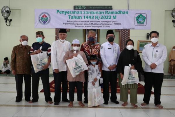 Serahkan Bantuan PWT dan Kerta, Ini Pesan Sekjen Kemendes