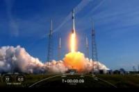 SpaceX Luncurkan 53 Satelit Starlink ke Luar Angkasa
