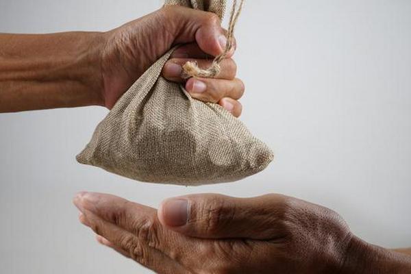 Ilustrasi - Perbedaan wakaf dan hibah (FOTO: SHUTTERSTOCK) 