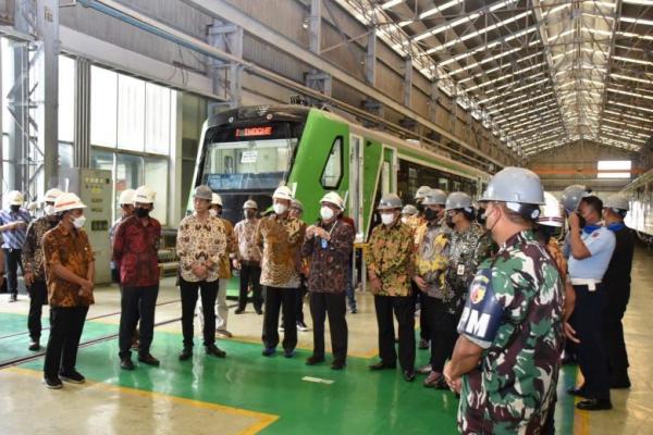 Bamsoet Tinjau Produksi Bus Listrik PT INKA Untuk Persiapan Presidensi G-20