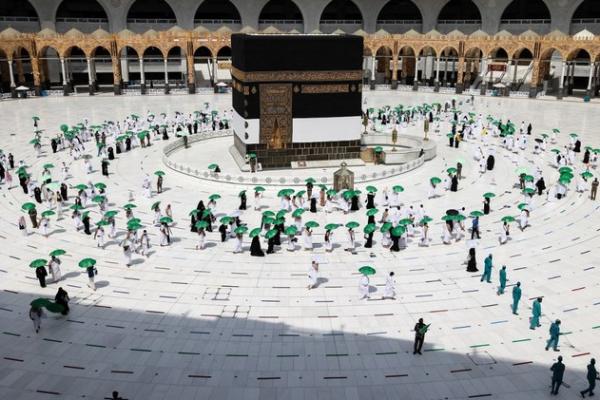 Kabah di Masjidil Haram yang menjadi kiblat umat Muslim (Foto: ArabNews) 