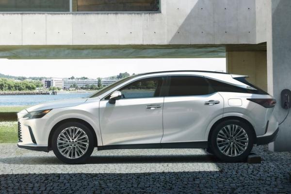 2025, Lexus Indonesia Setop Jual Mobil Bensin