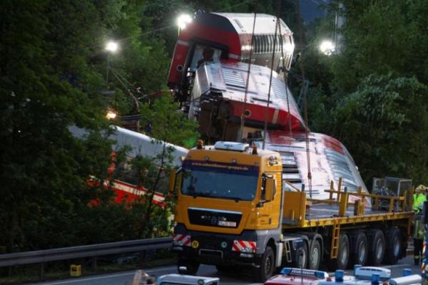 Ditemukan Mayat Kelima dalam Kereta Jerman yang Tergelincir