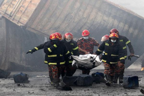 Korban Tewas Kebakaran di Pelabuhan Bangladesh Menjadi 34