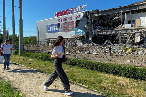 Rudal Hantam Pusat Perbelanjaan di Kota Kharkiv, Ukraina