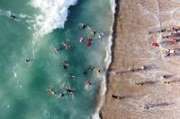 Tahun Ini Pertama Kali Warga Gaza Menikmati Pantai Bersih
