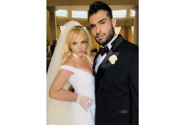 6 Tahun Jalin Asmara, Britney Spears Menikah dengan Sam Asghari