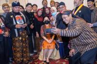 Bertemu Pelestari Budaya, Puan Dukung Terbitnya Perda Adat Desa