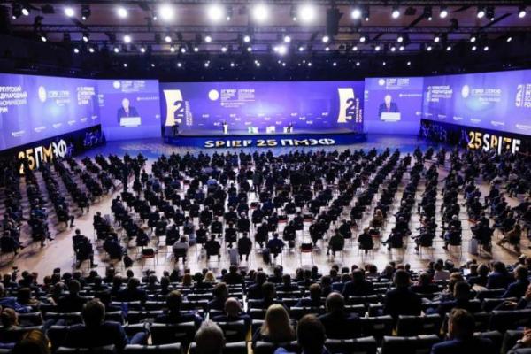 Peretas Kacaukan Internet saat Berlangsung Forum Ekonomi Rusia