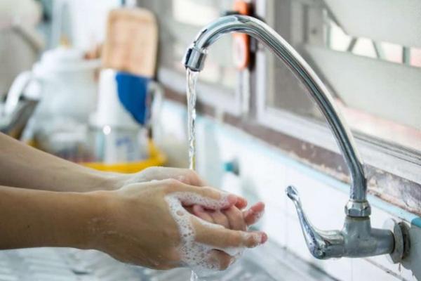 Mencuci tangan, jadi salah satu tips mencegah cacingan (FOTO: SHUTTERSTOCK) 