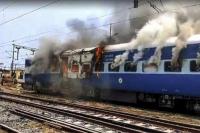 India Batalkan Ratusan Perjalanan Kereta Imbas Protes Agnipath