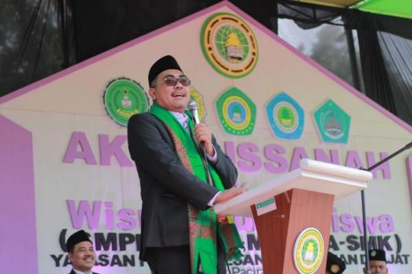 Hadir di Wisuda Pesantrren Sunan Drajat, Gus Jazil Berharap Para Santri Menjadi Pemimpin