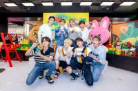 JYP Entertainment Ungkap Sebanyak 21.000 Orang Lebih Kunjungi Toko Pop-Up Stray Kids